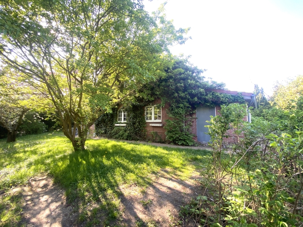 Wohnen im alten Garten – DHH mit Charme